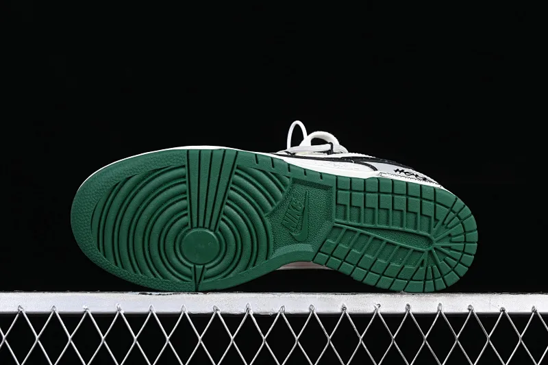 All Categories Nk SB Dunk Series Nk SB Dunk Low Low-top sneakers CS version Nk Dunk Low "Miami Hurricanes" Space Exploration Star Trek Customized version of deconstructed straps retro distressed low-top sneakers DD1391-300